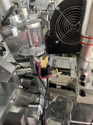 Машина для формования бутылочных чашек с источником газа 0,5-0,8 МПа и спецификацией бумаги 150-350 GSM